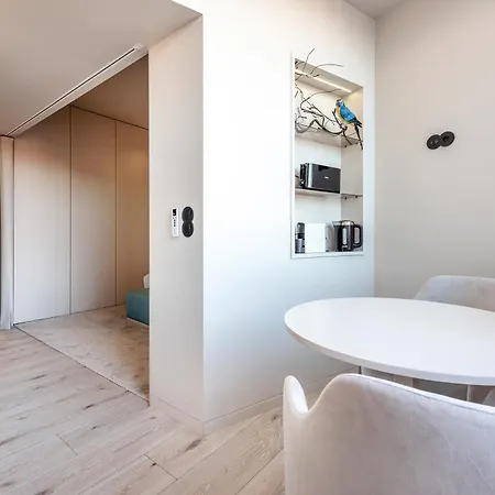 Whome Elegant Living In Center Apartment *