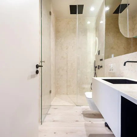 Whome Elegant Living In Center Apartment